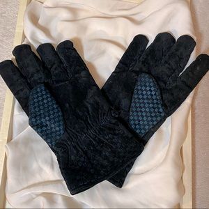 Black Gloves